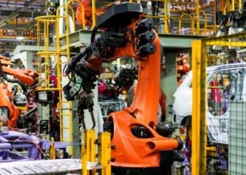 How Technology is Advancing Car Industry with Mind-blowing Benefits