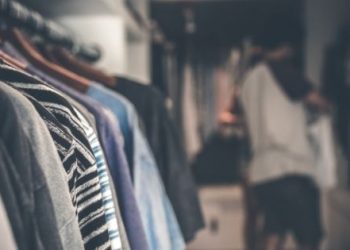 5 Essential Clothing Items to Have in Your Closet