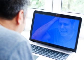 how to delete an album on iPhone