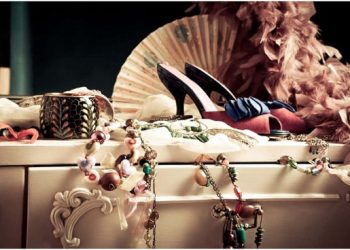 5 traditional and delicate pieces of accessory