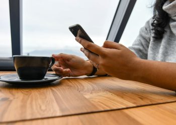 5 Tips to Help Your Business Stay Connected with Clients Around the Globe